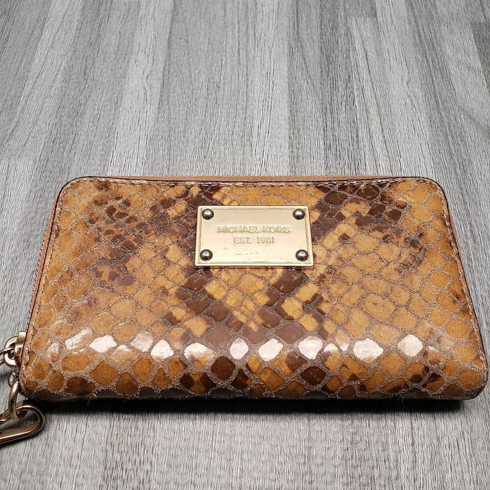 Micheal kors leather wallet